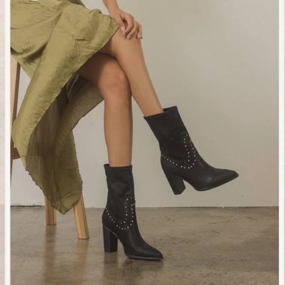 Few left! PARIS STUDDED HEELED BOOT - FAUX LEATHER BLACK - Picture 2 of 11